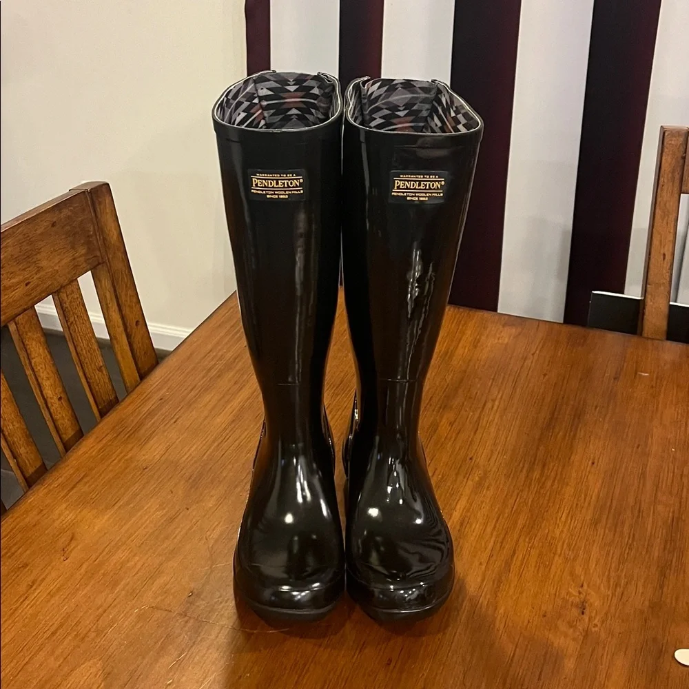 Pendleton Gloss Tall Rain Boots black Women’s Size 7